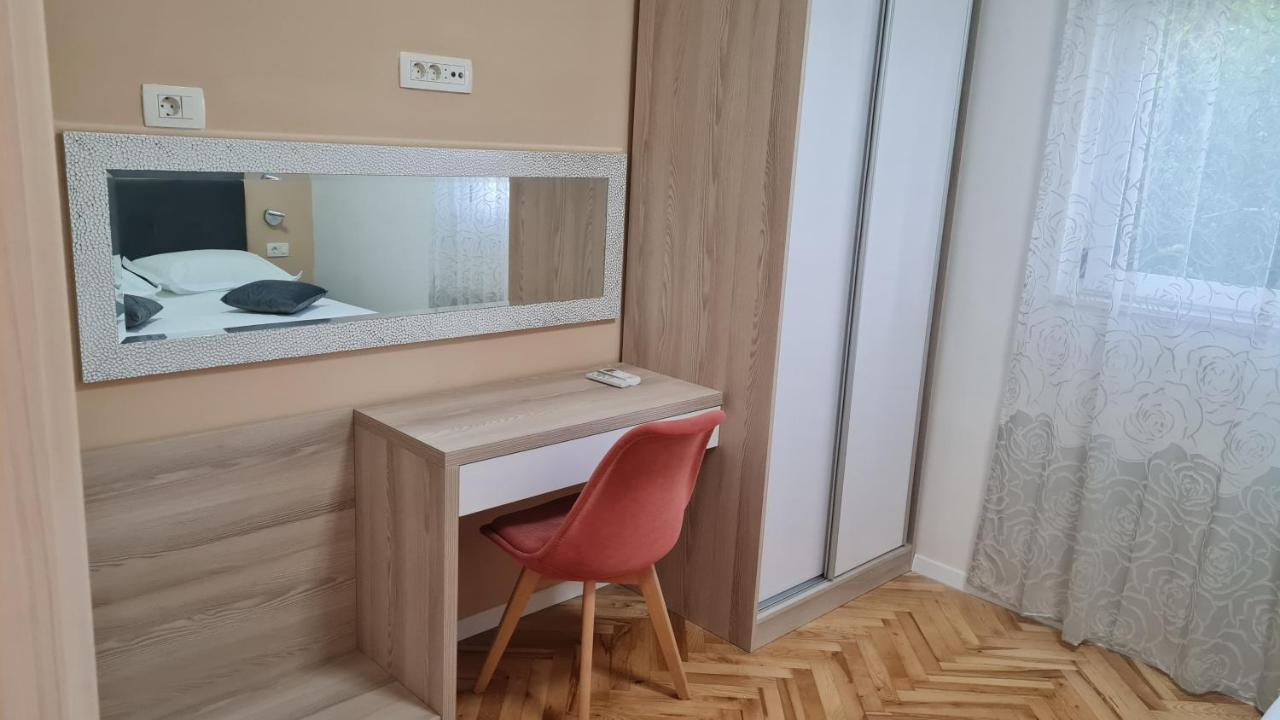 Apartments Prizmic โปดสตรานา ภายนอก รูปภาพ
