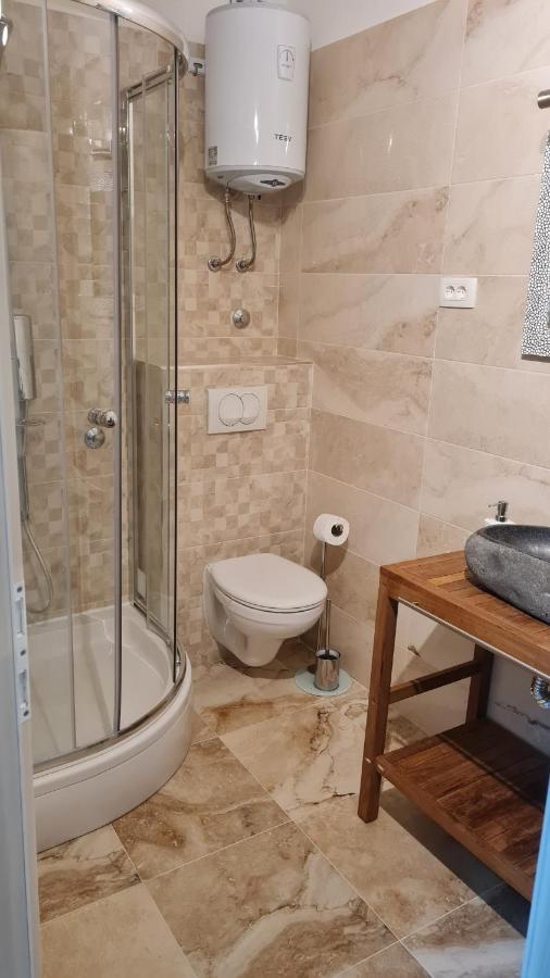 Apartments Prizmic โปดสตรานา ภายนอก รูปภาพ